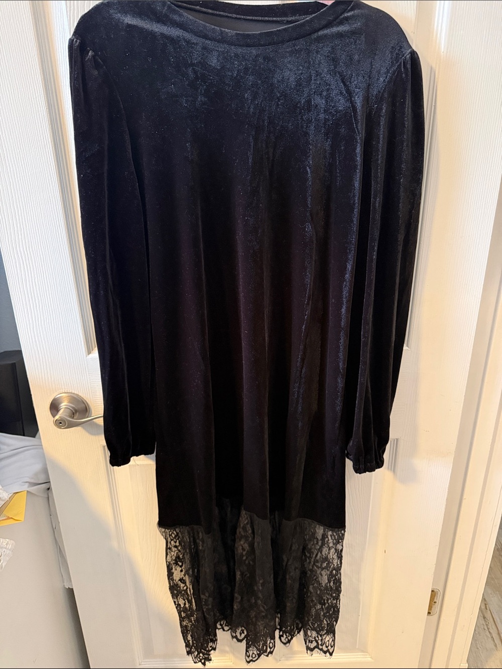 Black Velvet Lace-Trim Sleep Chemise - Women's Intimates